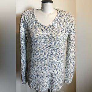TCM Women's Blue and White Woven Sweater - Size Large (see measurements)